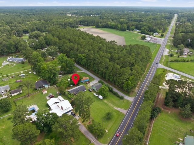 208 Rae Lane, Bonneau, SC 29431