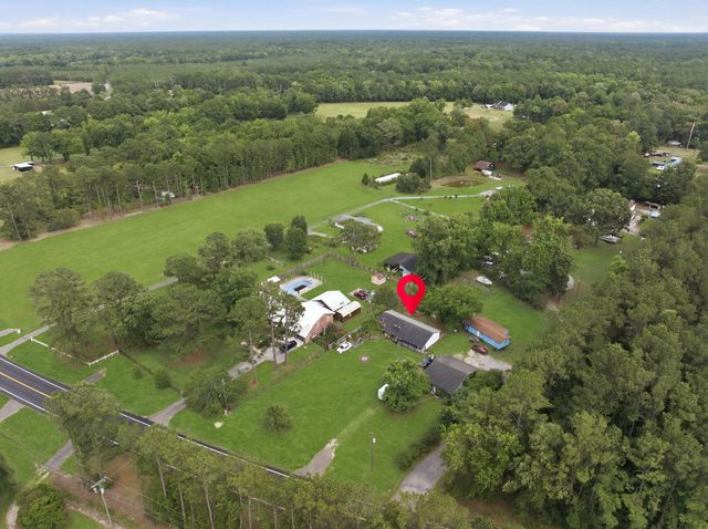 208 Rae Lane, Bonneau, SC 29431