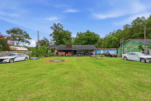 208 Rae Lane, Bonneau, SC 29431