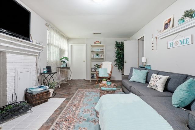 208 Rae Lane, Bonneau, SC 29431