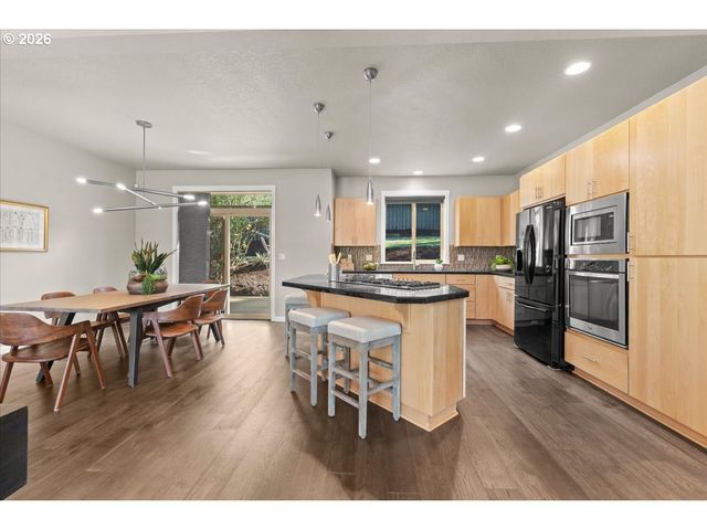 36716 ICHABOD St, Sandy, OR 97055