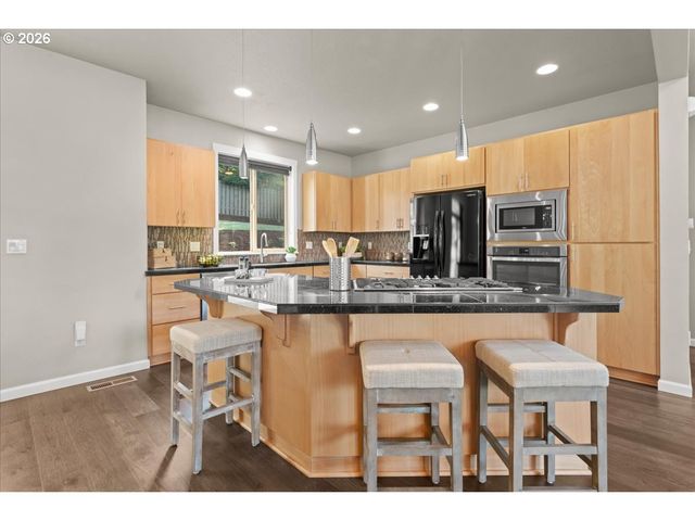 36716 ICHABOD St, Sandy, OR 97055