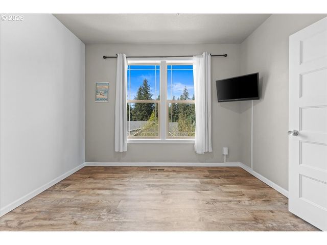 36716 ICHABOD St, Sandy, OR 97055