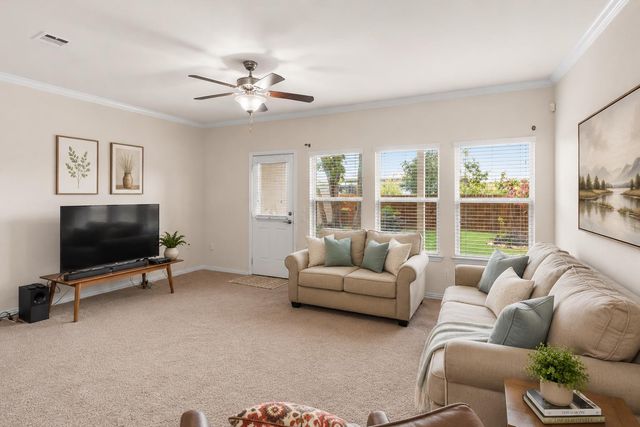10413 Crescendo LN, Austin, TX 78747
