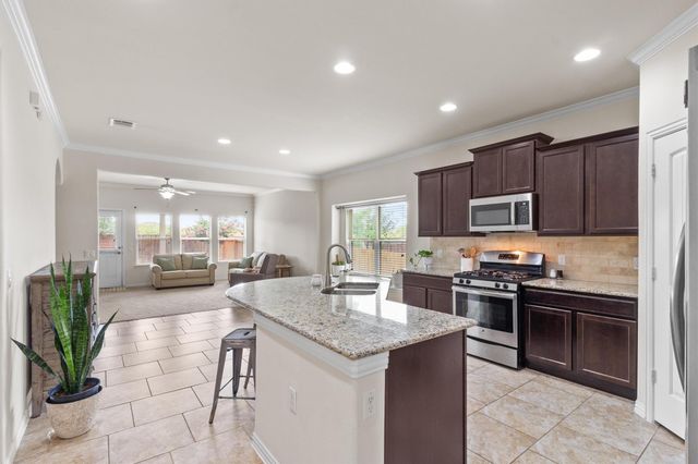 10413 Crescendo LN, Austin, TX 78747