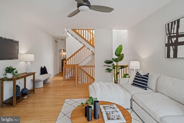 2046 SOUTH ST, Philadelphia, PA 19146