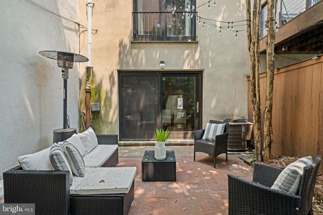 2046 SOUTH ST, Philadelphia, PA 19146