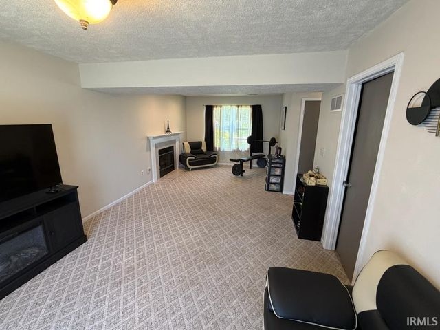 2607 S Southern Pines Court, Bloomington, IN 47403