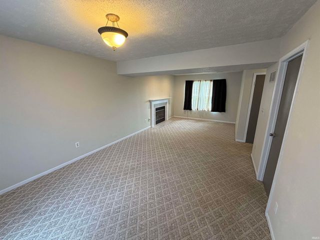 2607 S Southern Pines Court, Bloomington, IN 47403