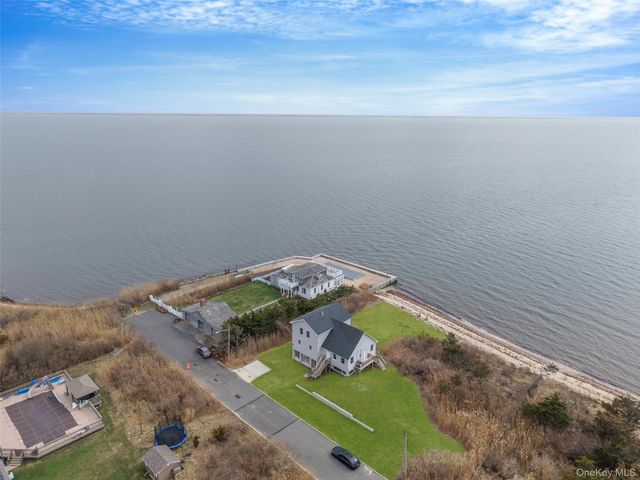 22 Rod Street, East Patchogue, NY 11772