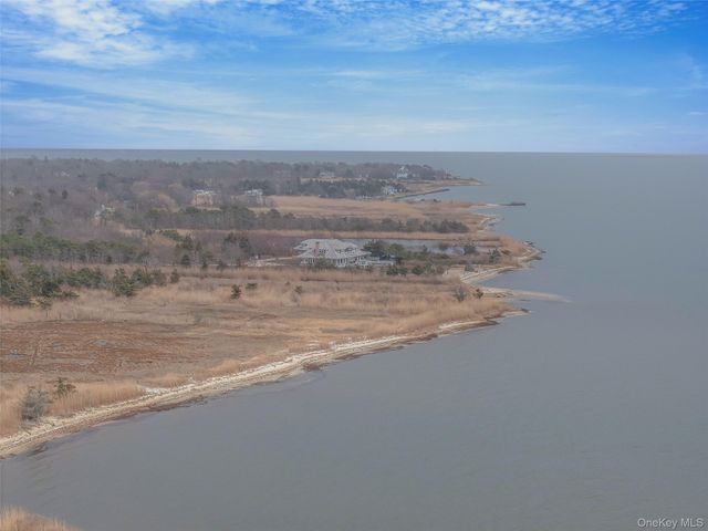 22 Rod Street, East Patchogue, NY 11772