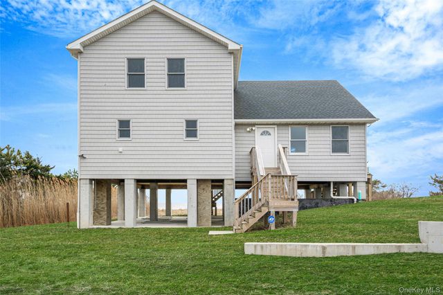 22 Rod Street, East Patchogue, NY 11772