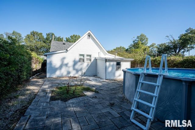 1713 W DEWEY Street, Marion, IL 62959