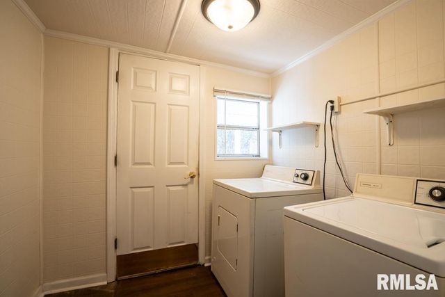 1713 W DEWEY Street, Marion, IL 62959