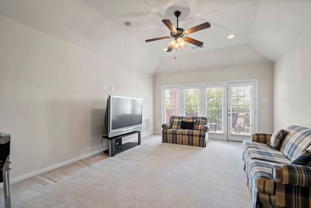 8920 Cypress Creek Road, Lantana, TX 76226