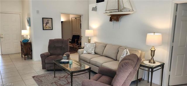 841 Kings WAY, Naples, FL 34104