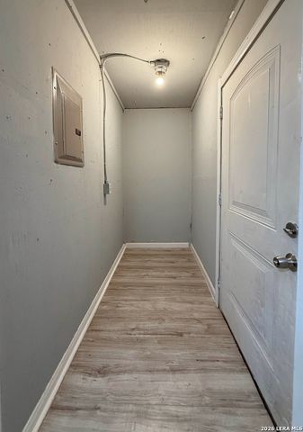 6605 Spring Lark St, San Antonio, TX 78249