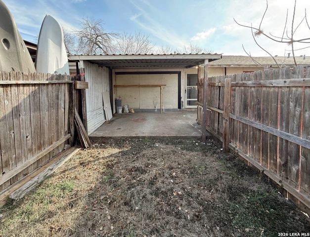 6605 Spring Lark St, San Antonio, TX 78249