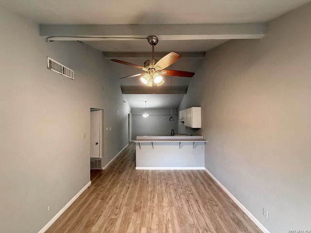 6605 Spring Lark St, San Antonio, TX 78249