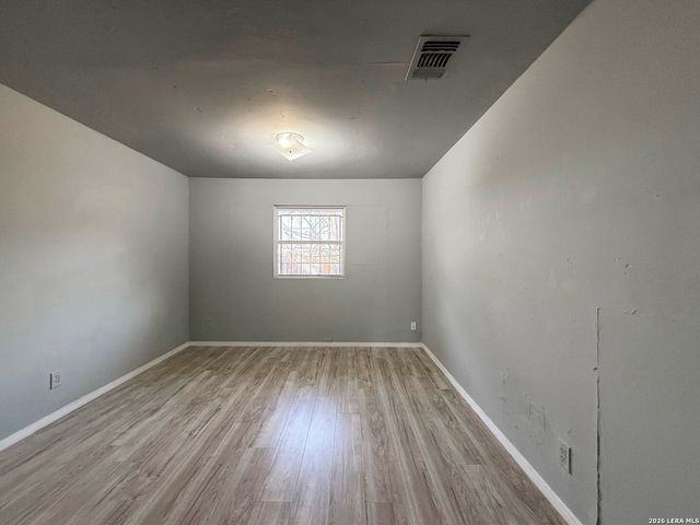 6605 Spring Lark St, San Antonio, TX 78249