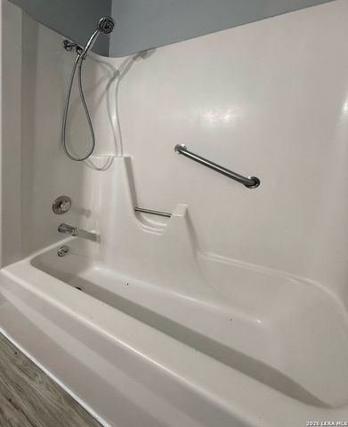 6605 Spring Lark St, San Antonio, TX 78249