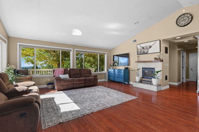 29453 Round Mountain Road, Round Mountain, CA 96084