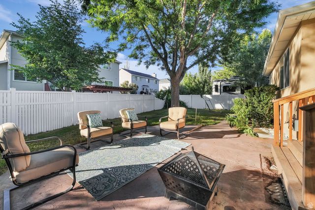 1234 W OAKRIDGE DR, Farmington, UT 84025