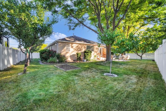 1234 W OAKRIDGE DR, Farmington, UT 84025