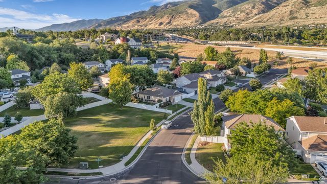 1234 W OAKRIDGE DR, Farmington, UT 84025