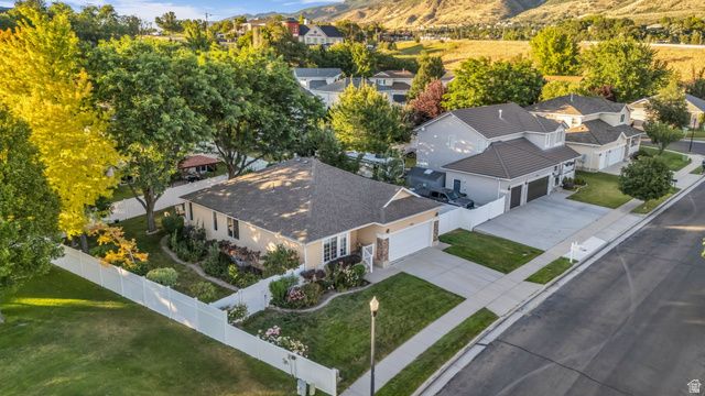 1234 W OAKRIDGE DR, Farmington, UT 84025