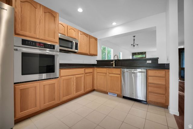 1234 W OAKRIDGE DR, Farmington, UT 84025