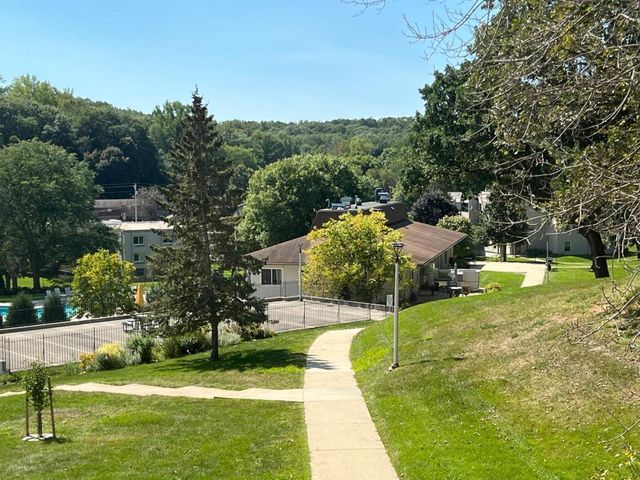 362 Elton Hills Drive NW 18, Rochester, MN 55901