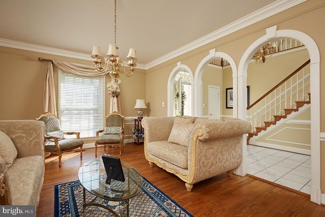 9720 AVENEL FARM DR, Potomac, MD 20854