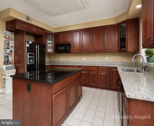 9720 AVENEL FARM DR, Potomac, MD 20854