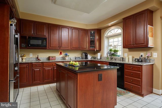 9720 AVENEL FARM DR, Potomac, MD 20854