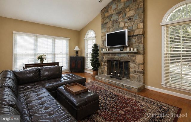 9720 AVENEL FARM DR, Potomac, MD 20854