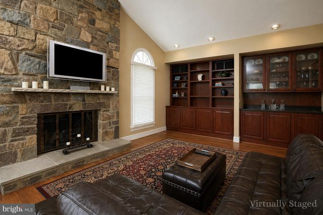 9720 AVENEL FARM DR, Potomac, MD 20854