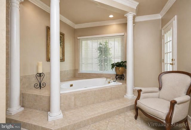 9720 AVENEL FARM DR, Potomac, MD 20854