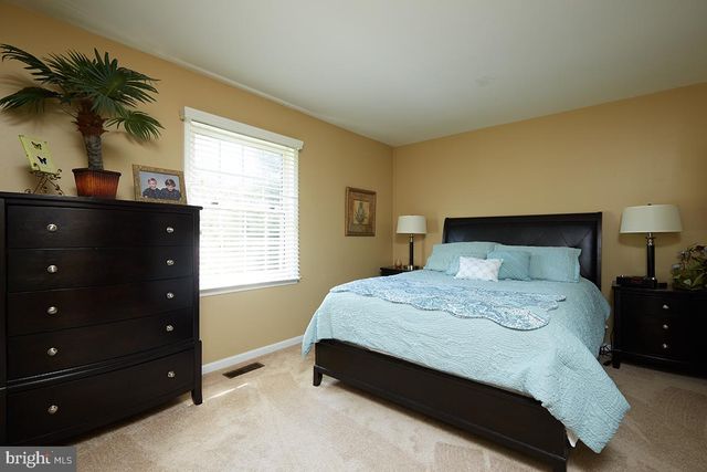 9720 AVENEL FARM DR, Potomac, MD 20854