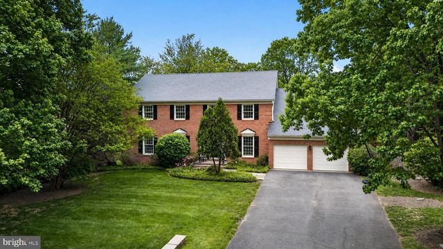 9720 AVENEL FARM DR, Potomac, MD 20854