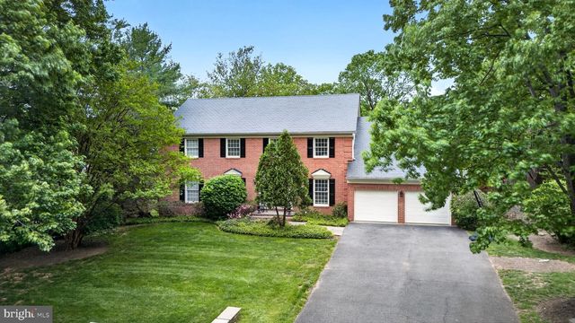 9720 AVENEL FARM DR, Potomac, MD 20854