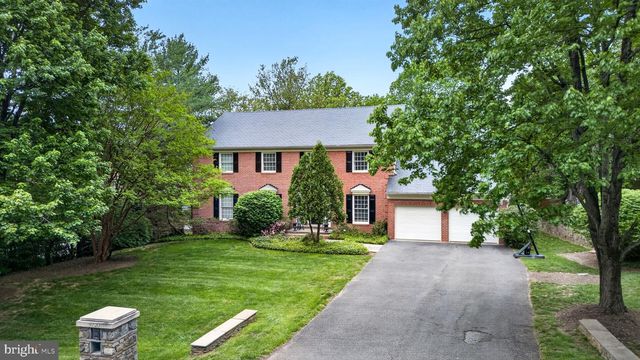 9720 AVENEL FARM DR, Potomac, MD 20854