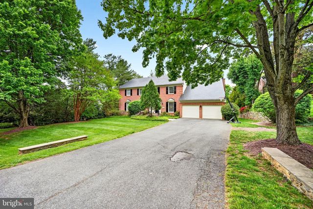 9720 AVENEL FARM DR, Potomac, MD 20854