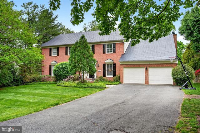 9720 AVENEL FARM DR, Potomac, MD 20854