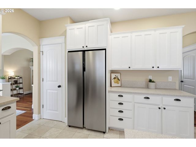 520 ETHAN Ct, Springfield, OR 97477