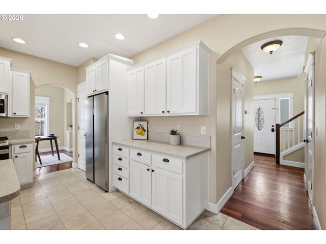 520 ETHAN Ct, Springfield, OR 97477