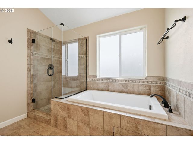 520 ETHAN Ct, Springfield, OR 97477