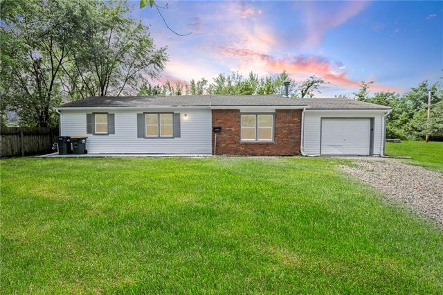 18714 S Lakeside Lane, Belton, MO 64012