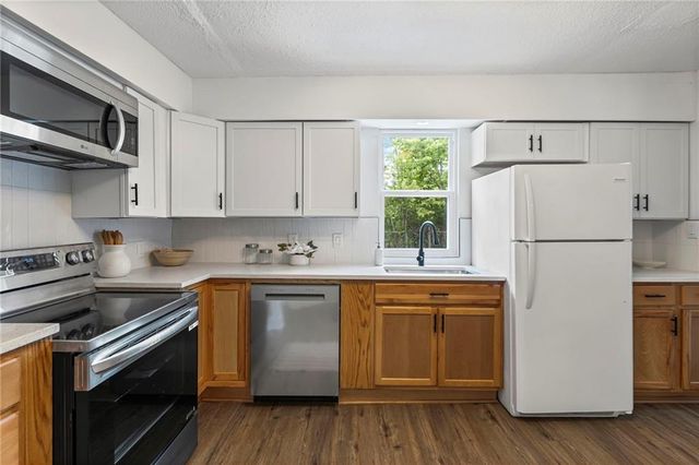 18714 S Lakeside Lane, Belton, MO 64012