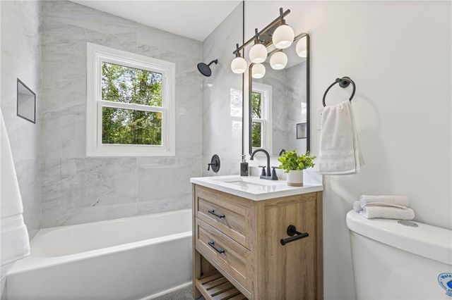 18714 S Lakeside Lane, Belton, MO 64012